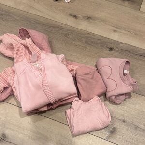 Newborn bundle Baby Clothing Set 5-10 items used once brand new also